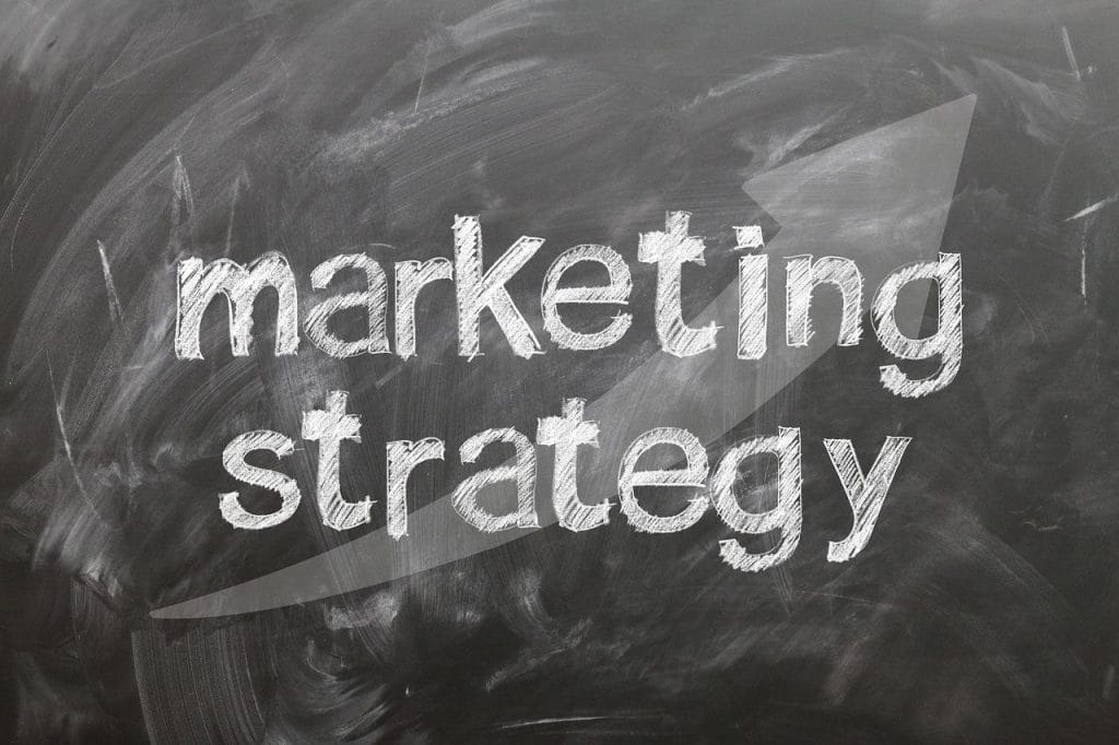 Illustratie van tien strategieën om een bedrijf online sterker te maken, inclusief website-optimalisatie en contentmarketing